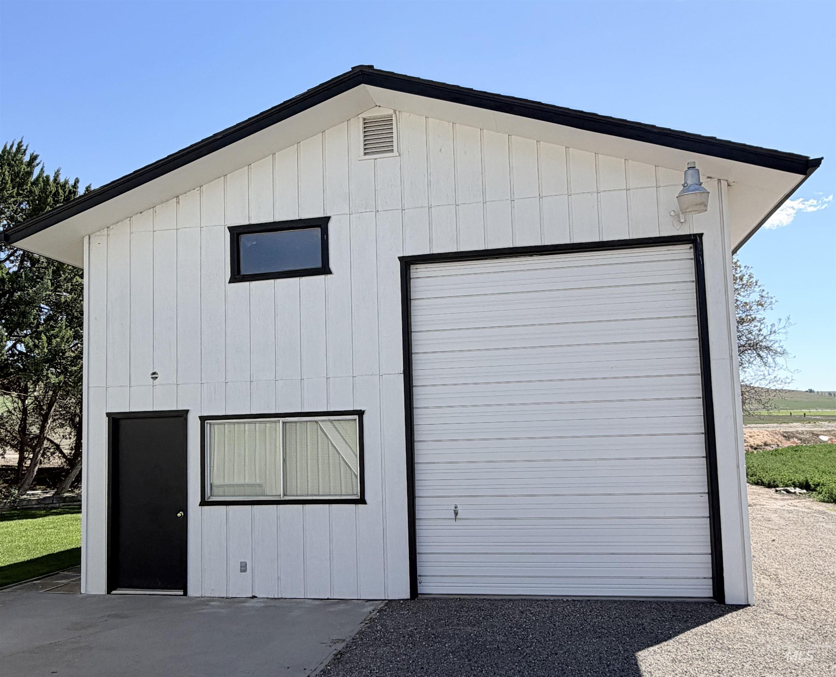 880 Jenkins Creek Rd - Image 36