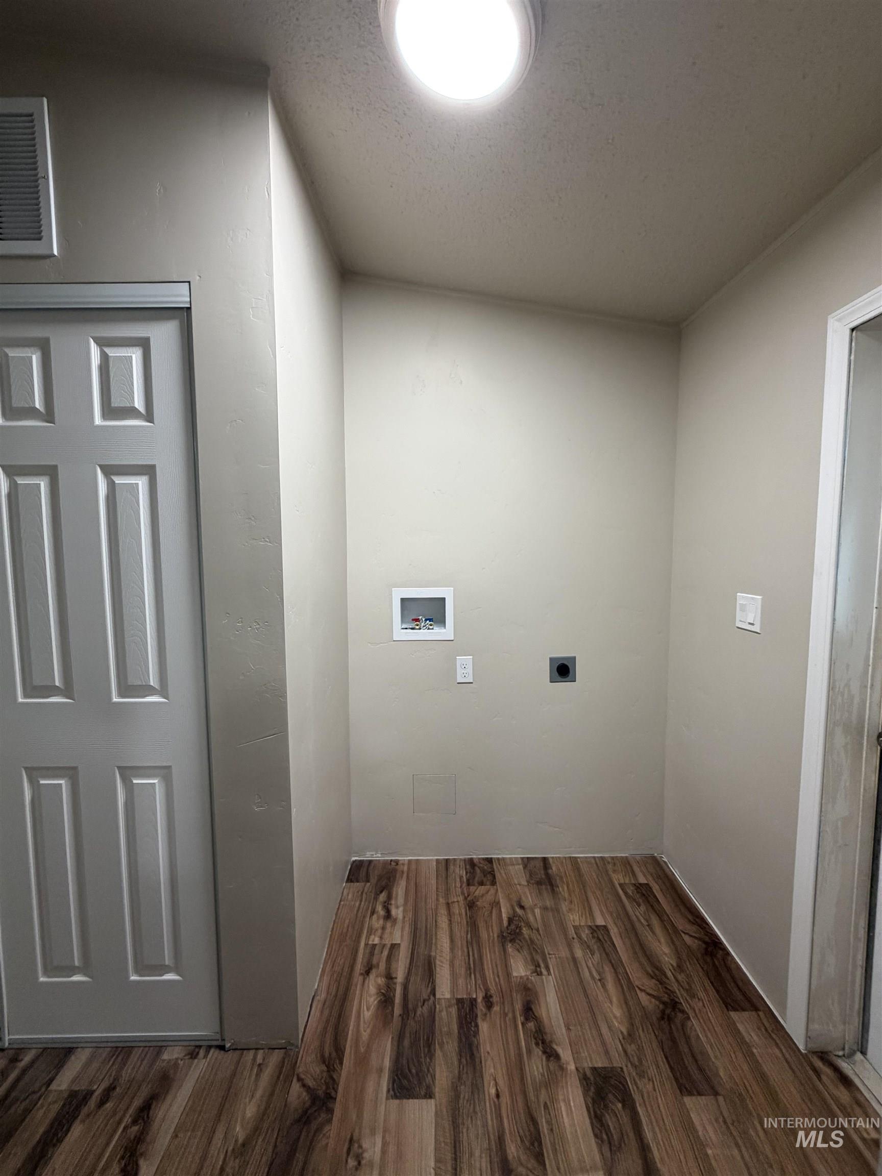 815 E Liberty - Image 12
