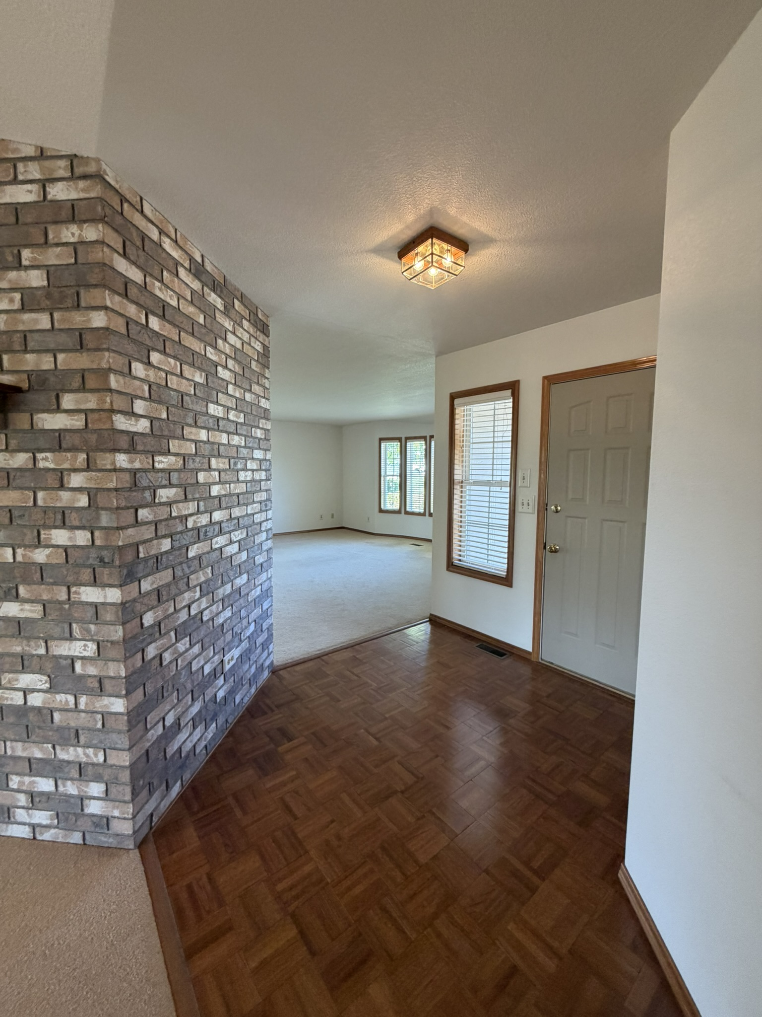 1865 Fairview St - Image 2