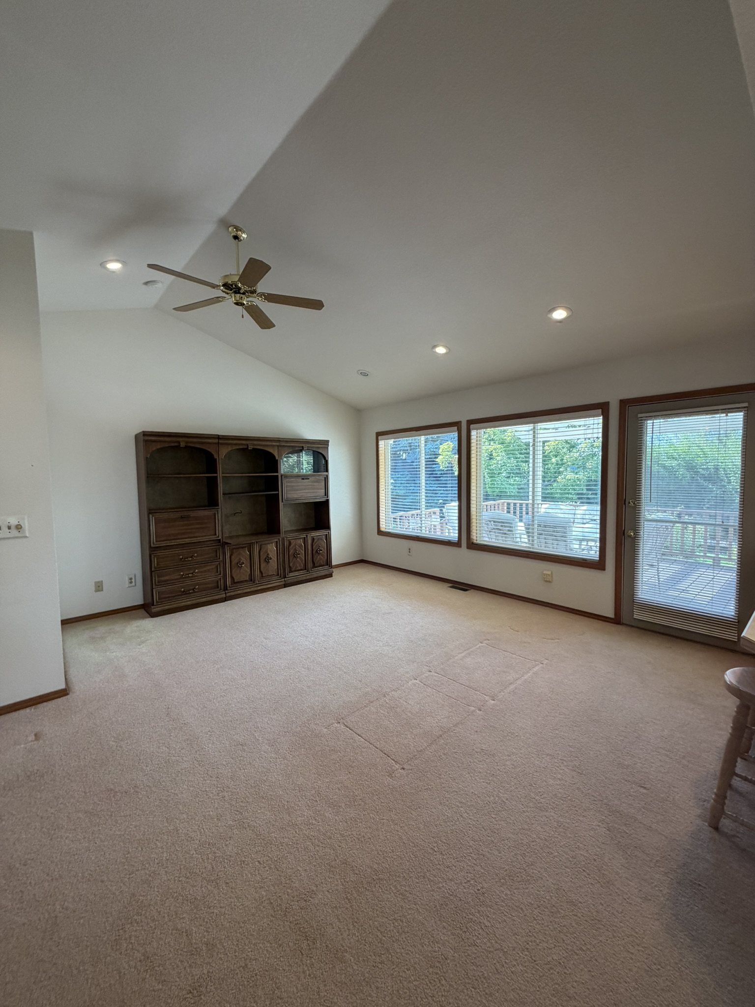 1865 Fairview St - Image 9