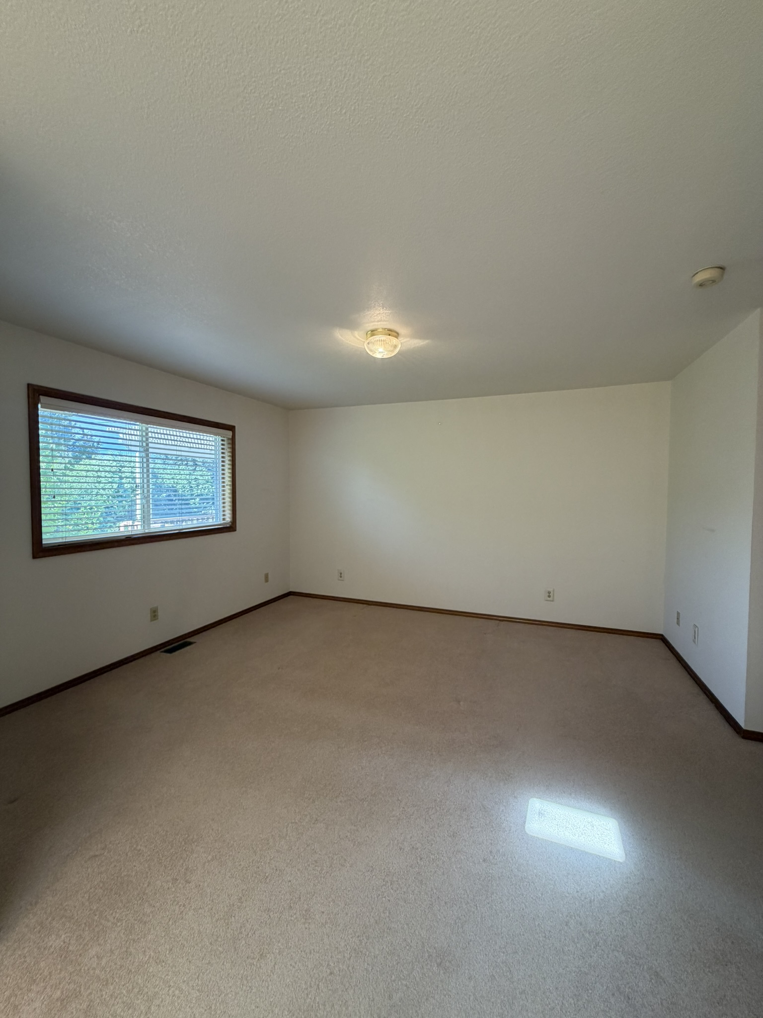 1865 Fairview St - Image 26